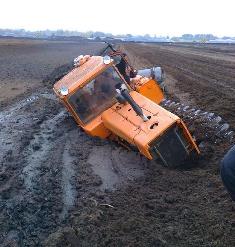 Hilarious Tractor Fails You Won't Be Able to Forget – Page 27 – History A2Z