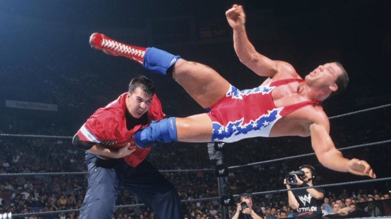 Shane McMahon vs. Kurt Angle | lifeandstyle.expansion