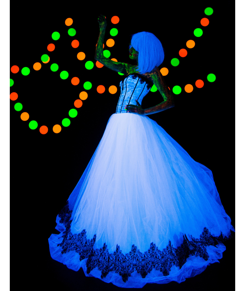 You Glow Girl! | Alamy Stock Photo by Ivan Taborau 