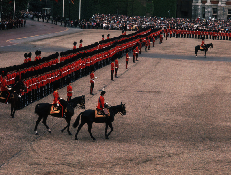 The Birthday Procession of Queen Elizabeth | Getty Images Photo by Hulton-Deutsch Collection/CORBIS