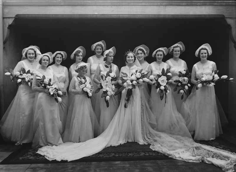 A Showstopping Bridal Party | Getty Images Photo by Hulton-Deutsch Collection/CORBIS