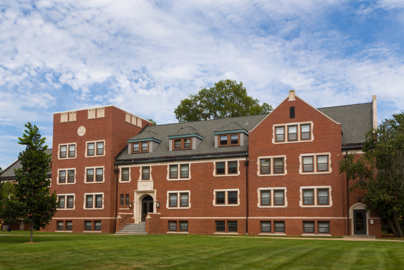 Grinnell College: $1.951 Billion | Shutterstock