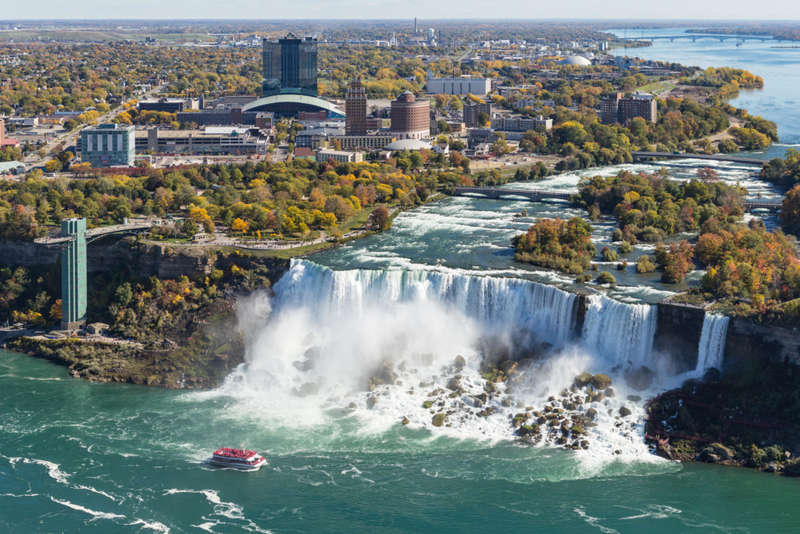 You’ll Never Believe What Researchers Discovered When They Drained the Water from The Niagara Falls | Alamy Stock Photo