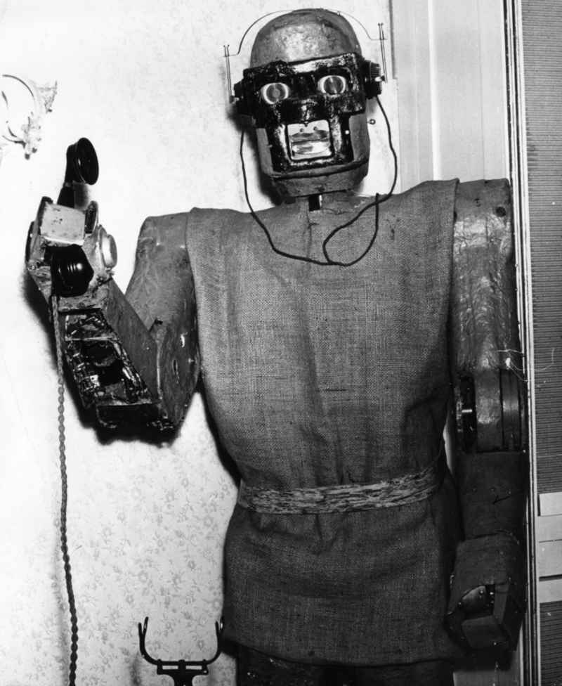 The Phone-Answering Robot | Getty Images Photo by Keystone Features