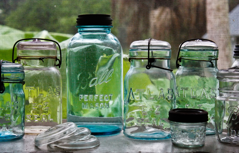Mason jars | Alamy Stock Photo by Dawna Moore