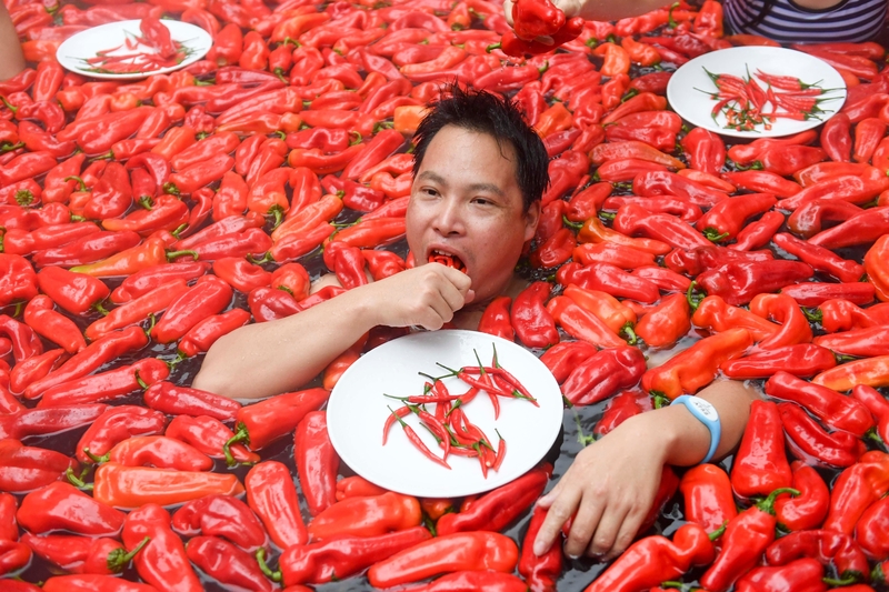 Don’t Chill Your Red-Hot Chilies | Alamy Stock Photo by Imaginechina Limited 