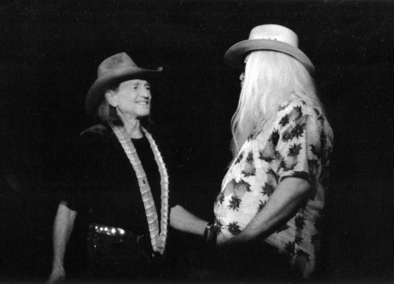 Willie Nelson and Leon Russell Hang Out | Getty Images Photo by Jim Steinfeldt/Michael Ochs Archives