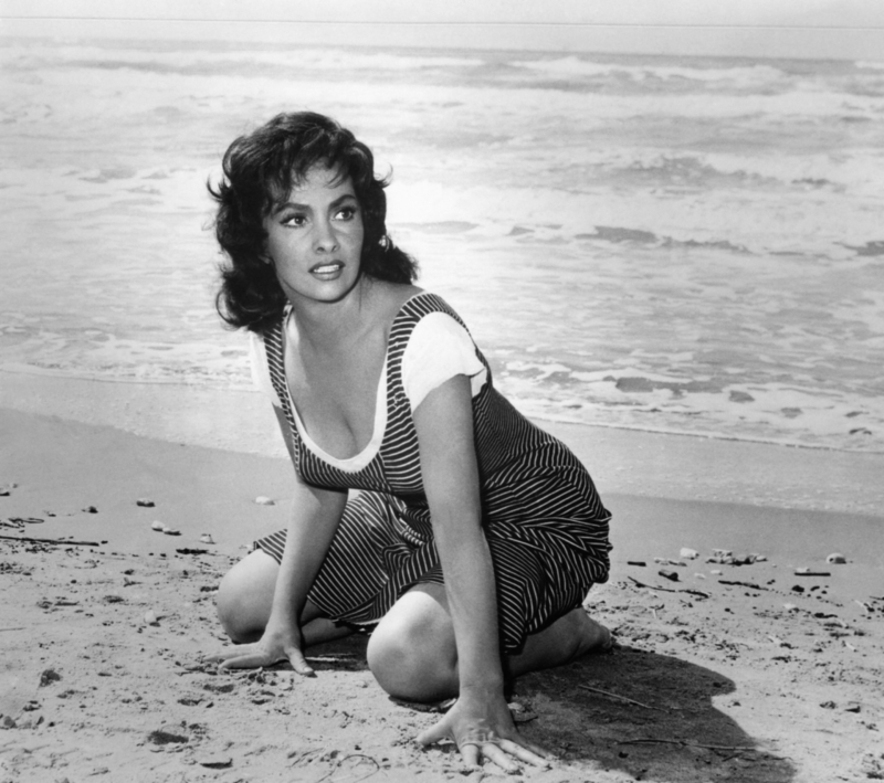 Gina Lollobrigida The Stunning Italian Actress of the 60s | Alamy Stock Photo by Everett Collection Inc 