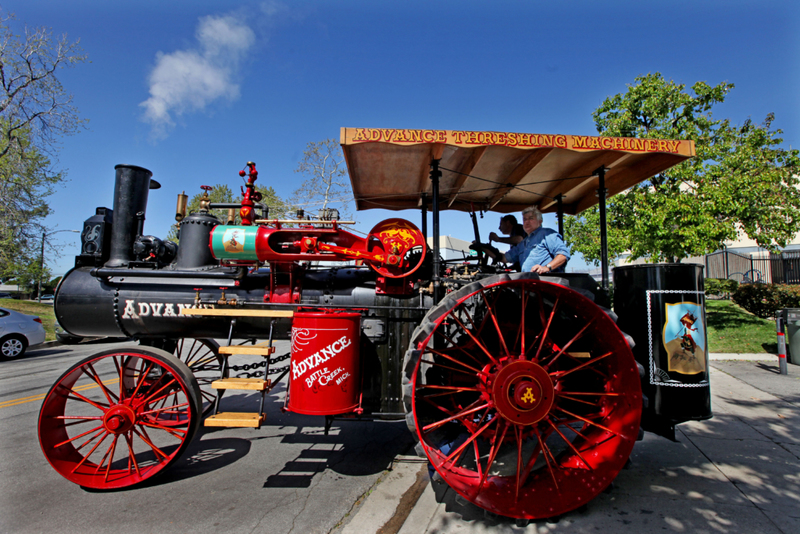 1906 Advance Steam Traction Engine | Getty Images Photo by Sandy Huffaker/Corbis 