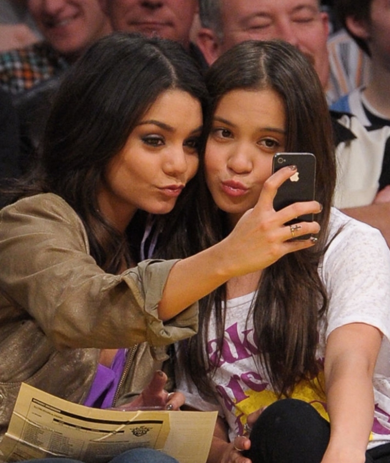 Vanessa Hudgens With Her Sister Stella | Getty Images Photo by Noel Vasquez