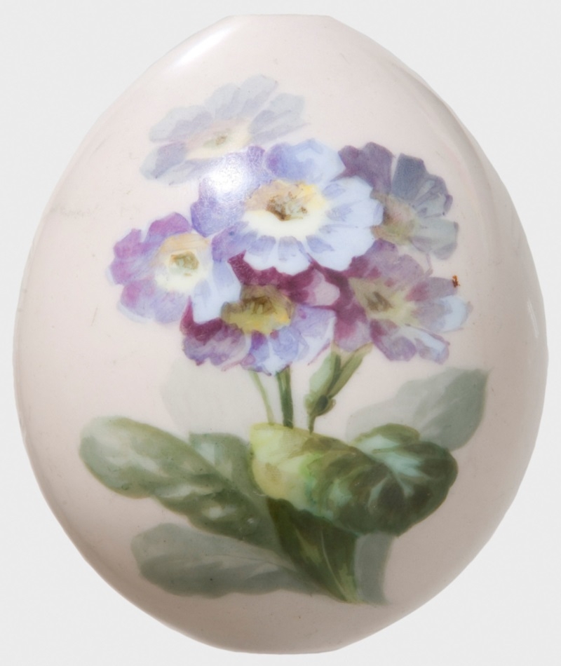 Milk Glass Easter Eggs | Alamy Stock Photo by INTERFOTO/History