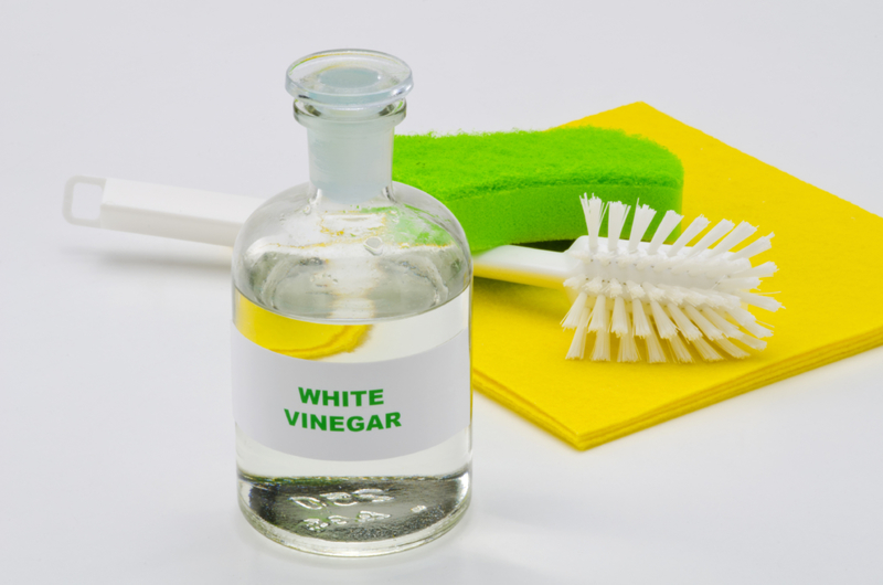 Clean and Avoid Salt Buildup With Vinegar | Pat_Hastings/Shutterstock