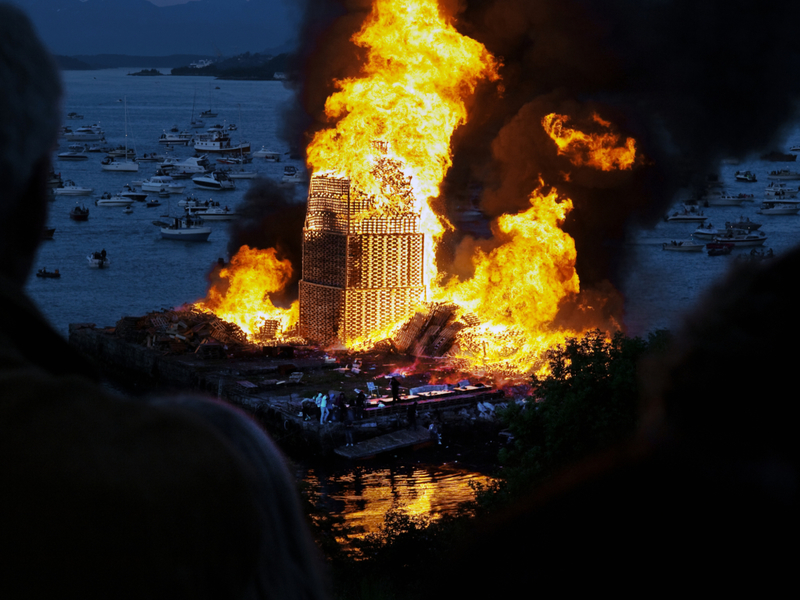 Warm Yourself Up at the World's Largest Bonfire | Getty Images Photo by Geir Halvorsen