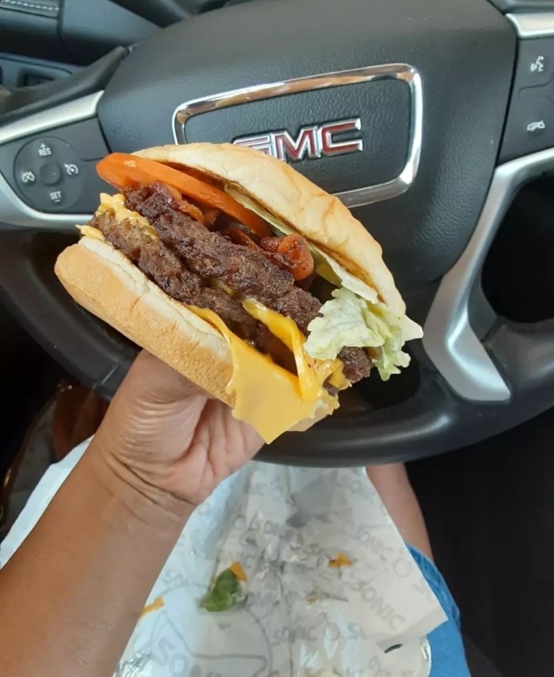 Made-to-Order Burgers | Instagram/@evette_allday