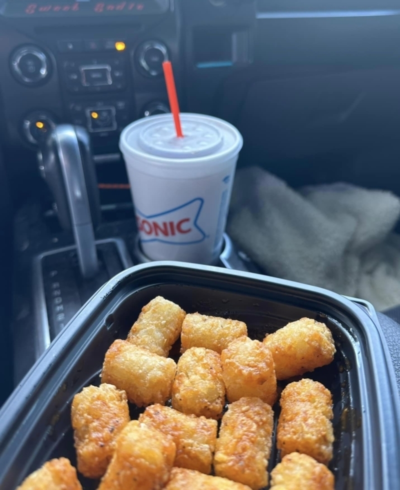 Free Tater Tots? | Facebook/@Big Ray in BA