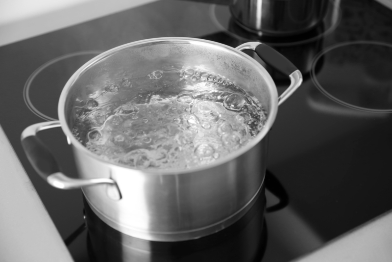 Salt Makes Water Boil Faster | Shutterstock