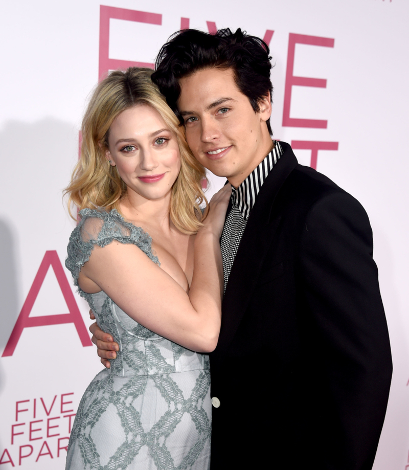 Lili Reinhart y Cole Sprouse | Getty Images/Photo by Kevin Winter
