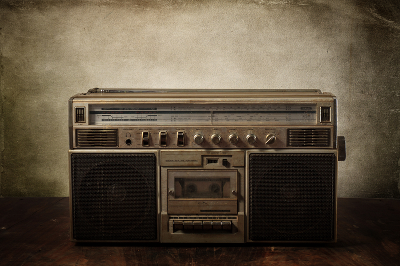 Songs aus dem Radio aufnehmen | Shutterstock Photo by Ekkamai Chaikanta