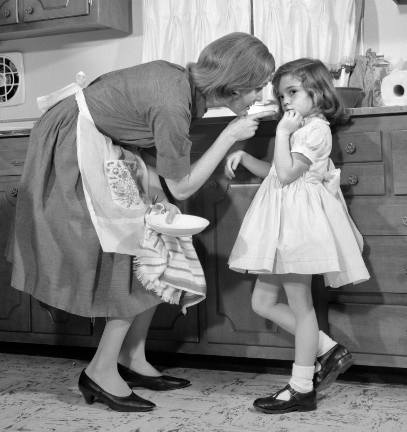 Mädchen durften nicht handgreiflich werden | Alamy Stock Photo by ClassicStock/H.ARMSTRONG ROBERTS