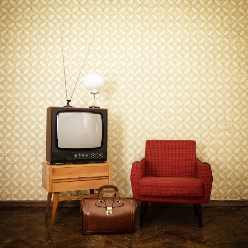 Mit TV-Antennen herumspielen | Shutterstock Photo by Khorzhevska