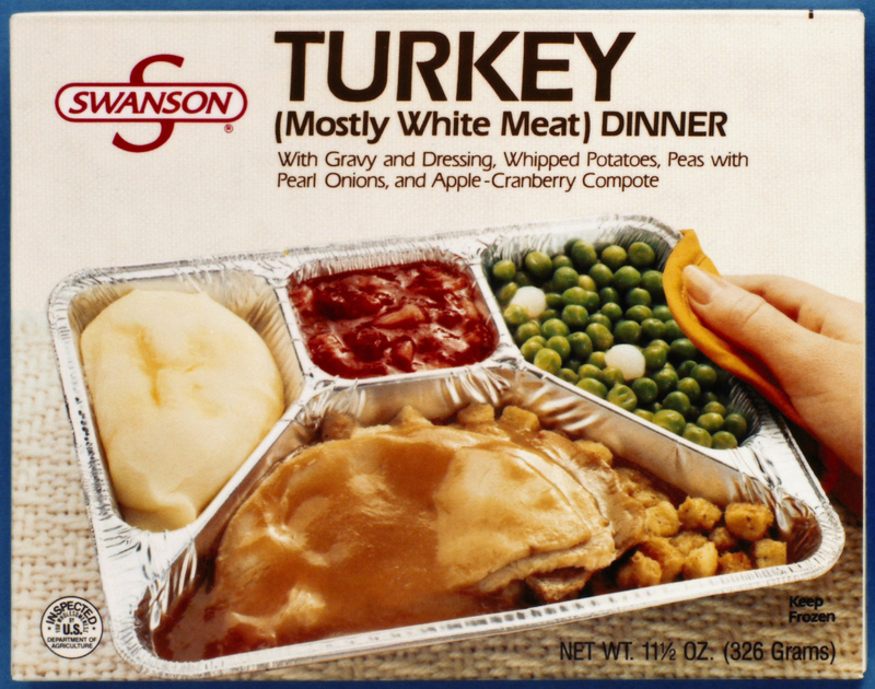 Swanson TV Dinner essen | Alamy Stock Photo by GRANGER - Historical Picture Archive