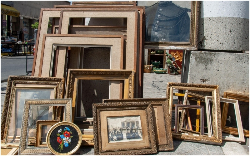 Vintage Frames | Alamy Stock Photo by Directphoto Collection