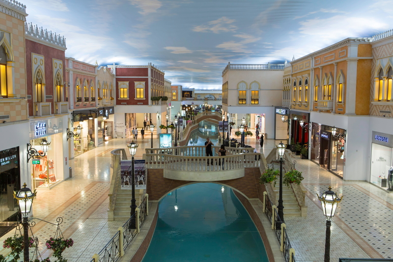 Das Villaggio Einkaufszentrum | Alamy Stock Photo