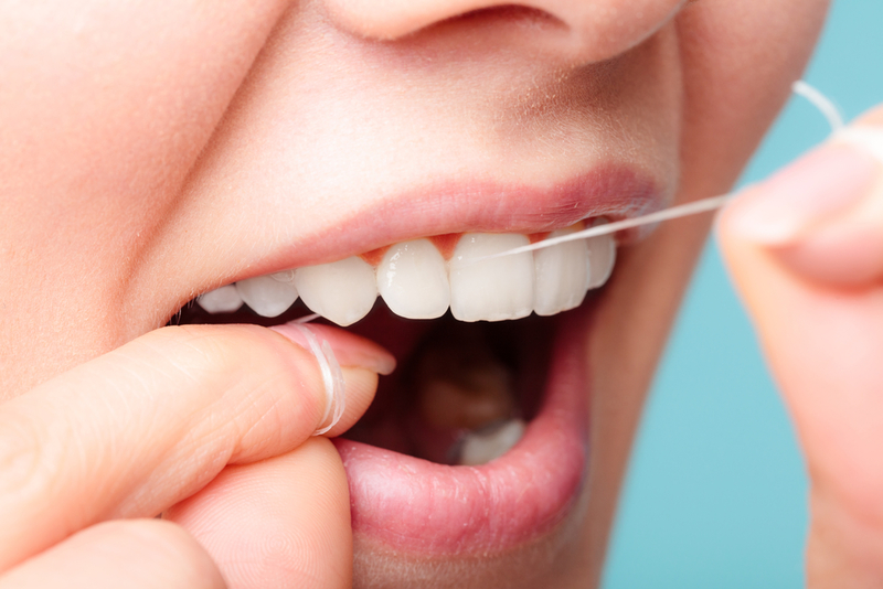 Dental Floss | Shutterstock