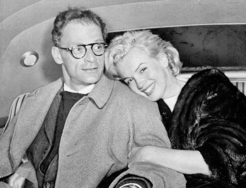 Casarse con el dramaturgo Arthur Miller inspiró políticamente a Marilyn | Getty Images Photo by Jack Clarity/NY Daily News Archive 