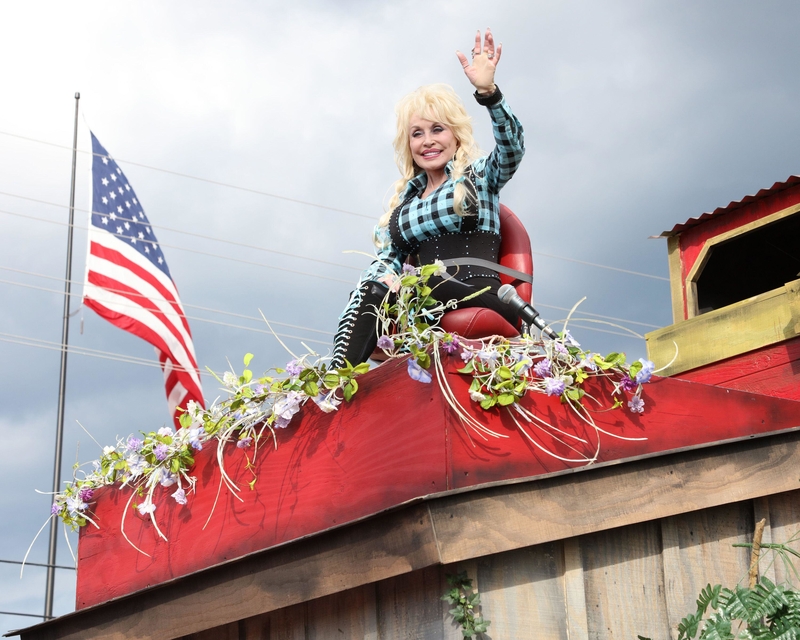 Dolly Parton — $650 Million | Alamy Stock Photo