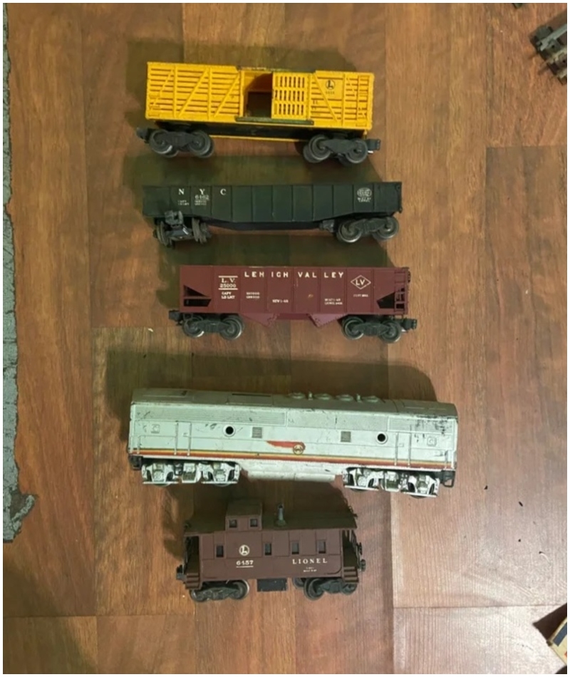 Lionel’s Pennsylvania “Trail Blazer” Train Set | Reddit.com/cmilham25